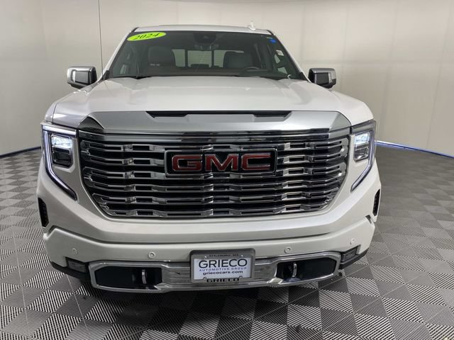 Used 2024 GMC Sierra 1500 Denali w/ Denali Reserve Package AWD/4WD image 3