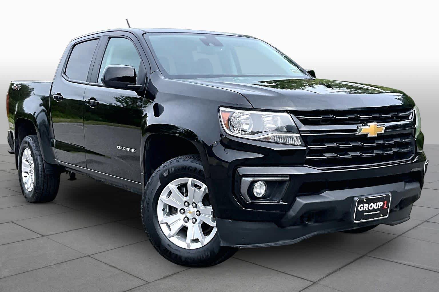 Used 2022 Chevrolet Colorado LT w/ Safety Package AWD/4WD image 3