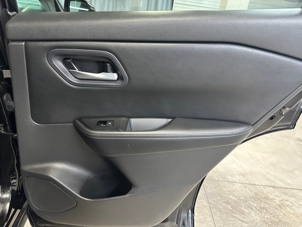 Used 2024 Nissan Rogue SV AWD/4WD image 27