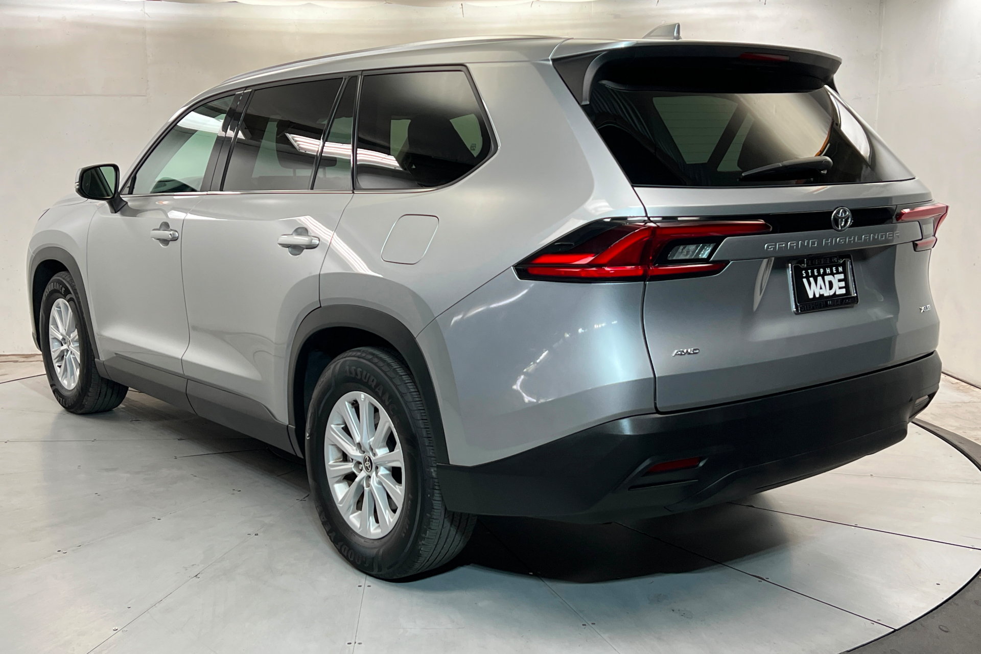 Certified 2025 Toyota Grand Highlander AWD image 3