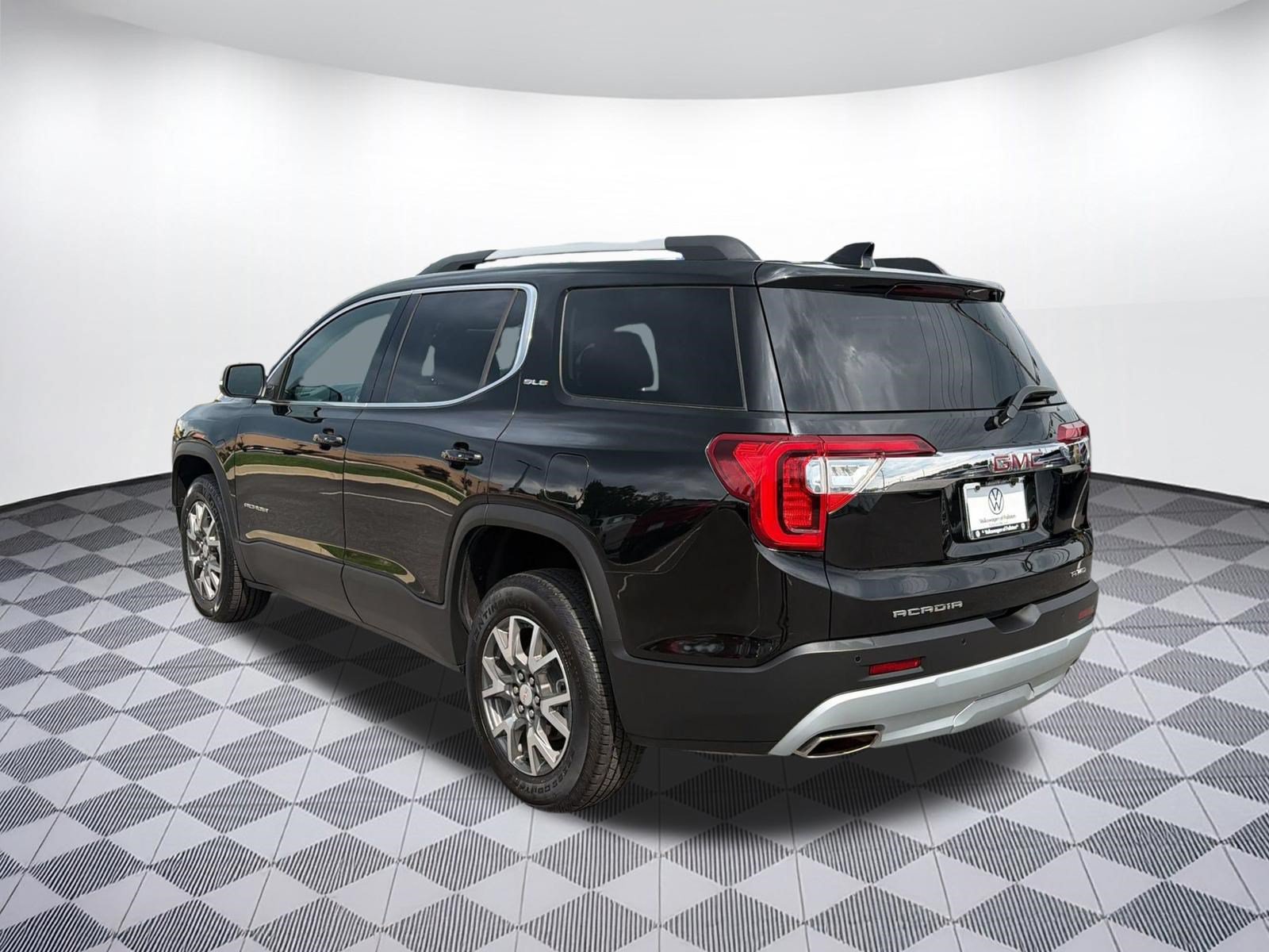 Used 2023 GMC Acadia SLE w/ Driver Convenience Package AWD/4WD image 3