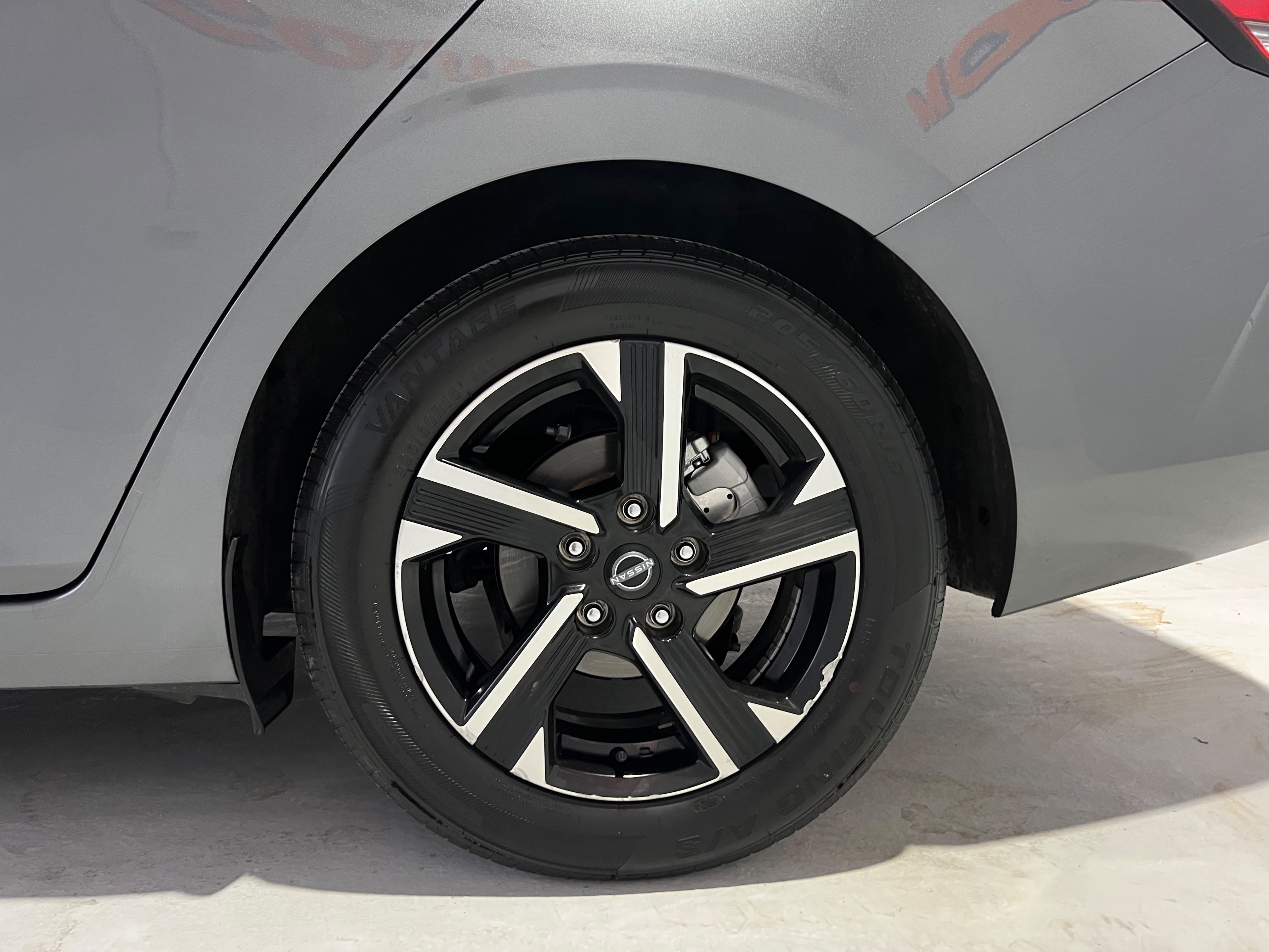 Used 2024 Nissan Sentra SV FWD image 23