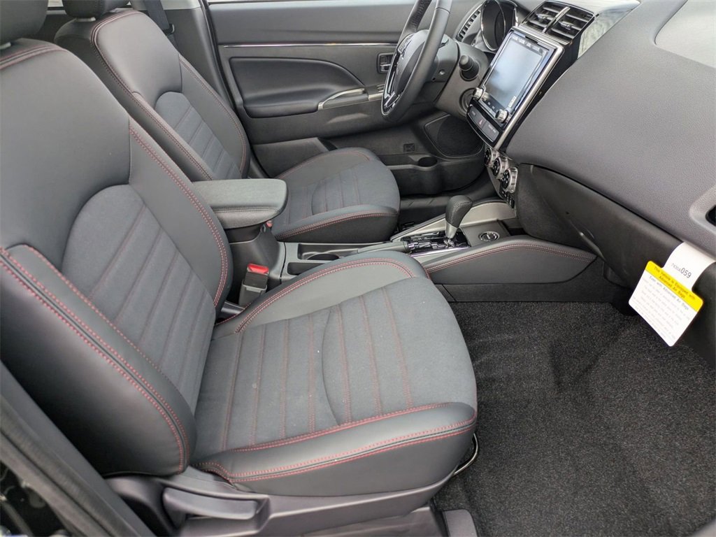New 2025 Mitsubishi Outlander Sport SE image 28