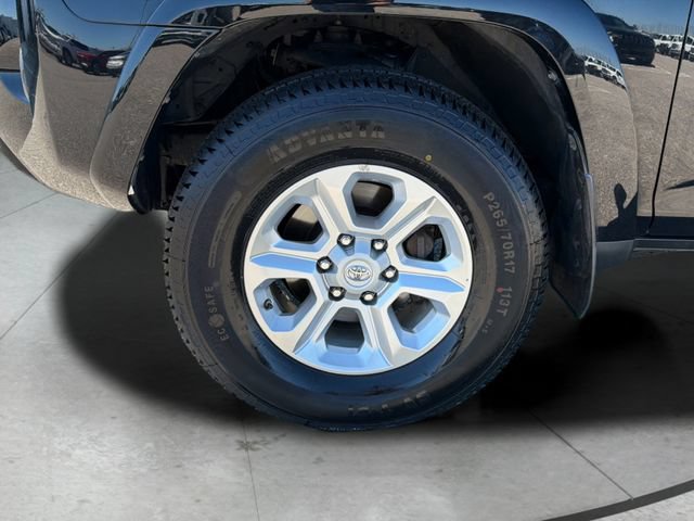Used 2019 Toyota 4Runner SR5 AWD/4WD image 30