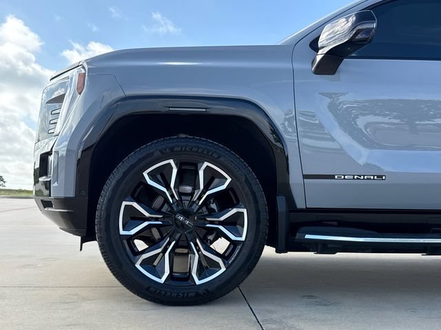 Used 2025 GMC Sierra EV Denali AWD/4WD image 5