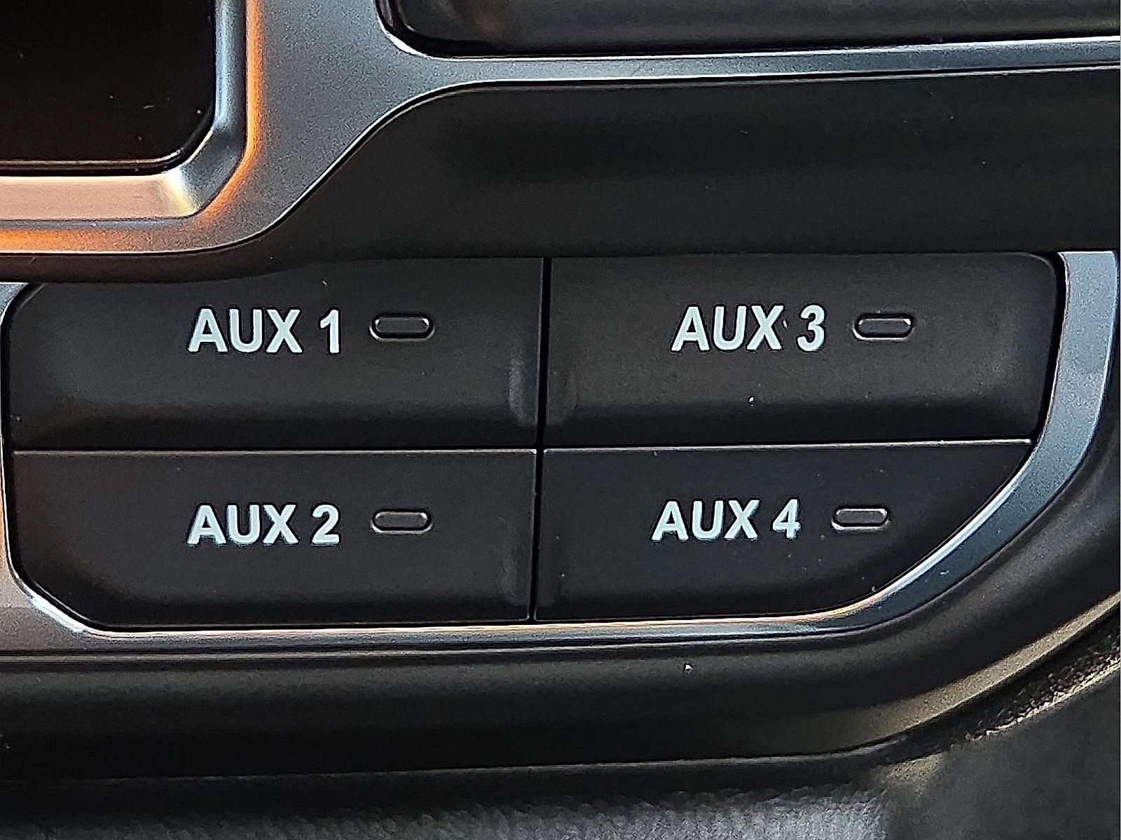 New 2025 Jeep Gladiator Mojave w/ Steel Bumper Group image 17