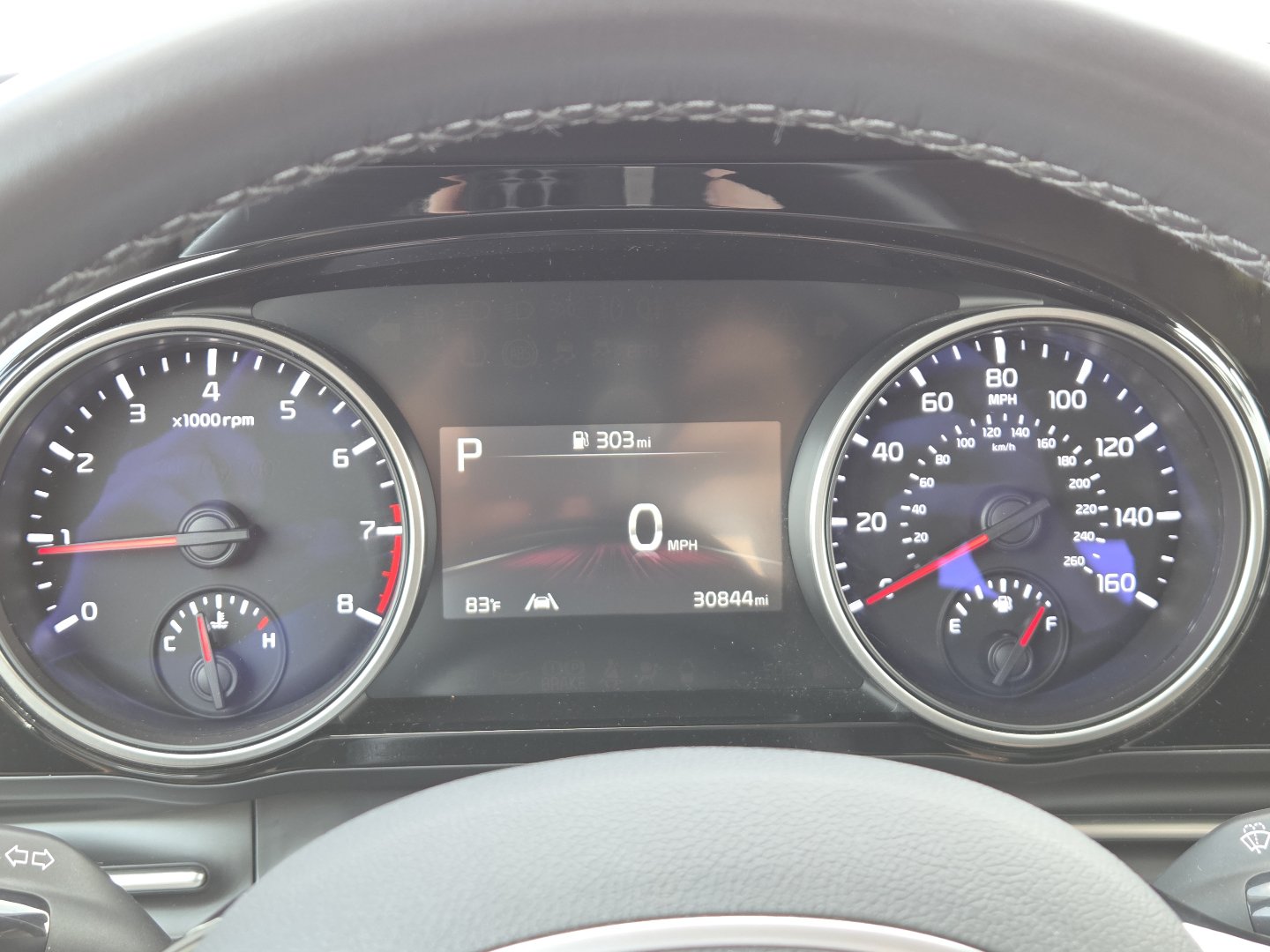 Used 2024 Kia Carnival EX FWD image 25