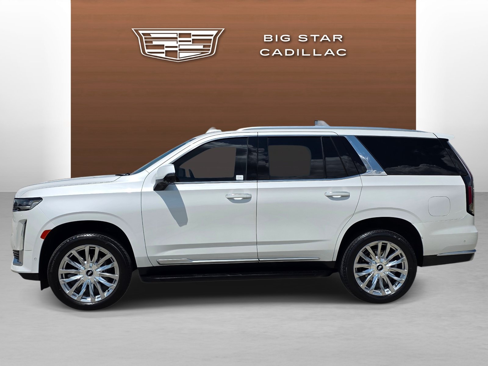 Used 2023 Cadillac Escalade Premium Luxury RWD image 2