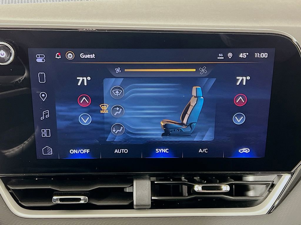 New 2026 Chevrolet Equinox LT w/ Convenience Package II image 16