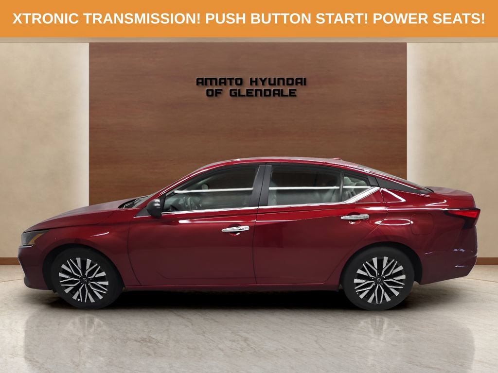 Used 2025 Nissan Altima 2.5 SV FWD image 3