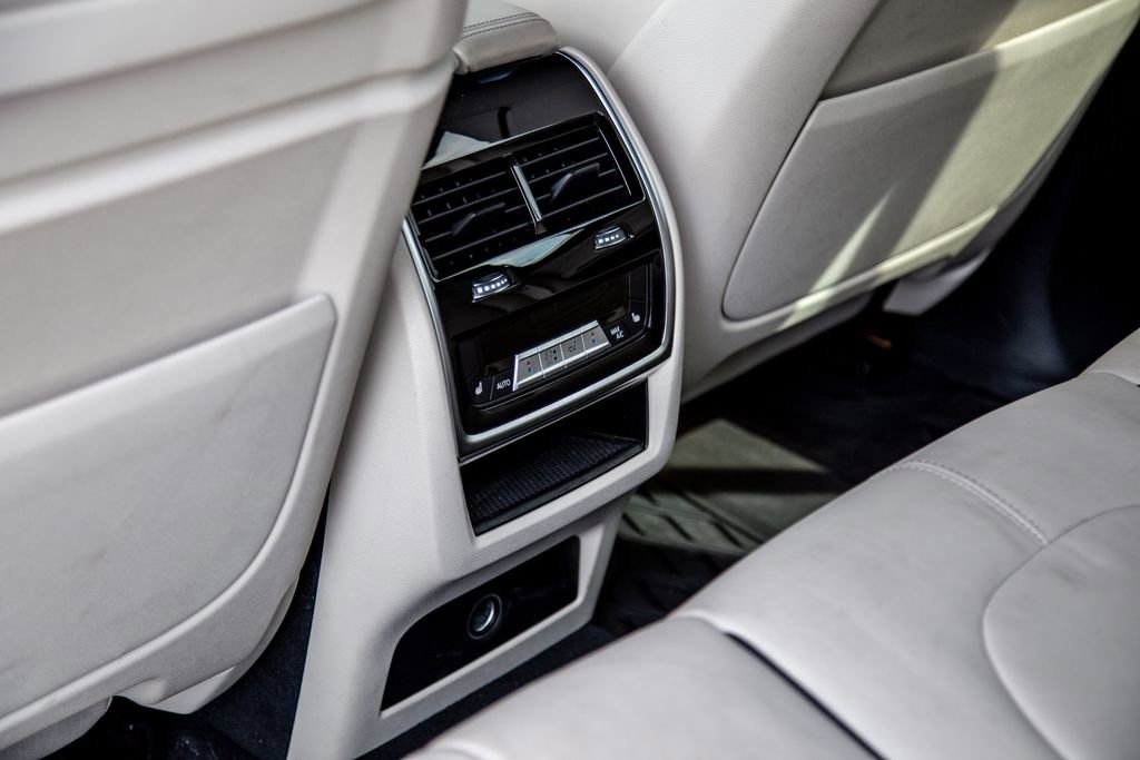 Used 2020 BMW X5 M50i image 23