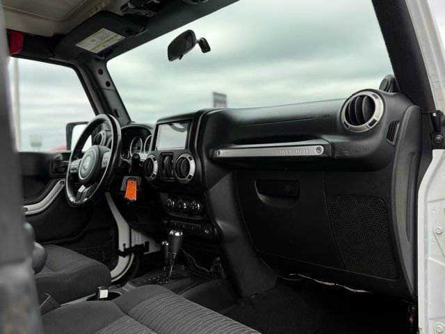 Used 2011 Jeep Wrangler Rubicon w/ PWR Convenience Group image 14