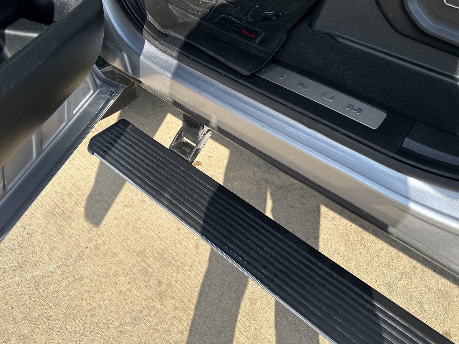 Used 2021 Ford F350 Platinum w/ Tremor Off-Road Package image 17