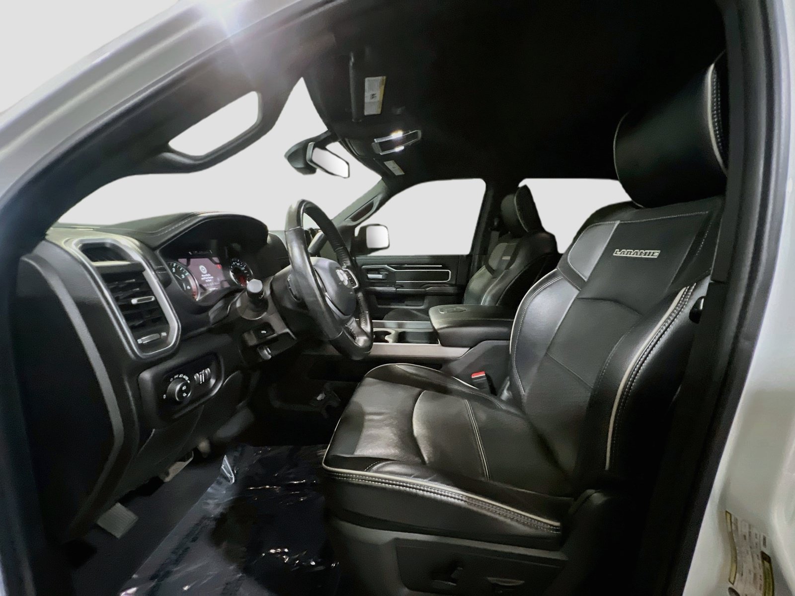 Used 2020 RAM 2500 Laramie w/ Night Edition AWD/4WD image 15