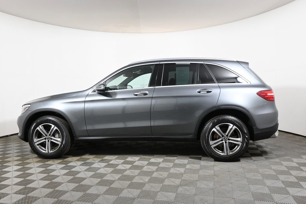 Used 2019 Mercedes-Benz GLC 300 4MATIC image 2
