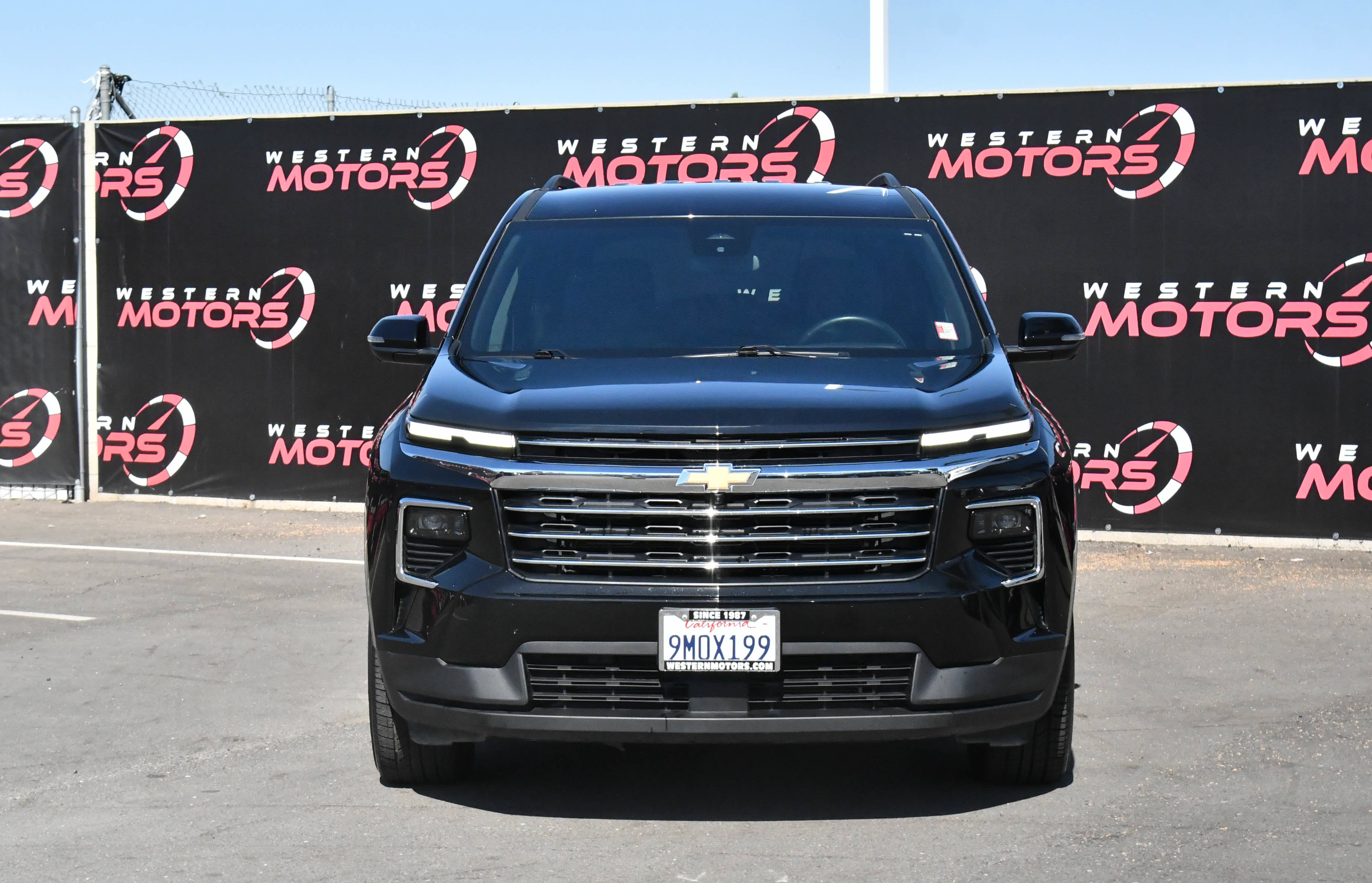 Used 2024 Chevrolet Traverse LT FWD image 2