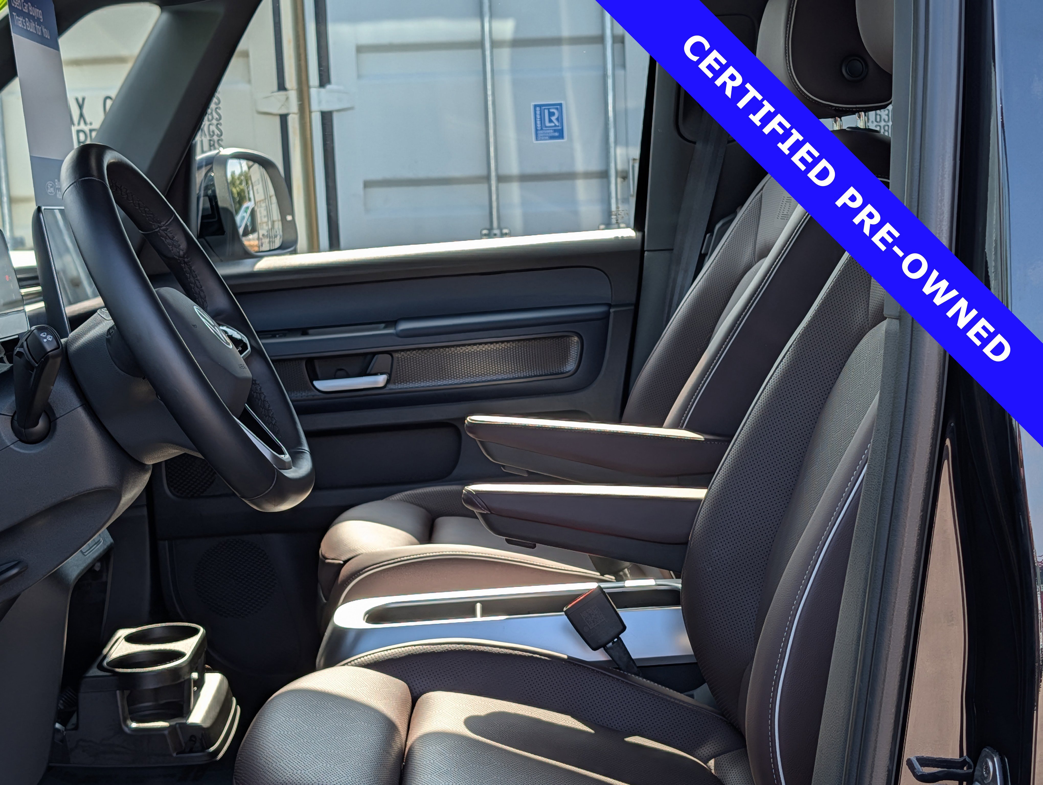 Used 2025 Volkswagen ID. Buzz Pro S RWD image 22
