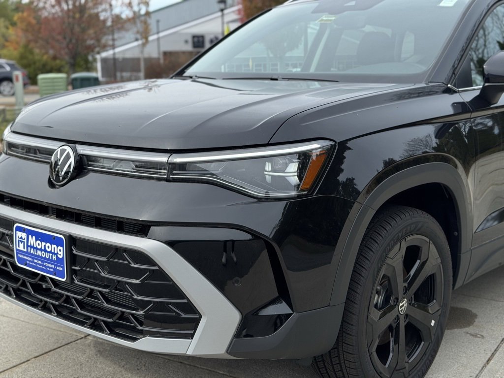 New 2025 Volkswagen Taos SEL image 5