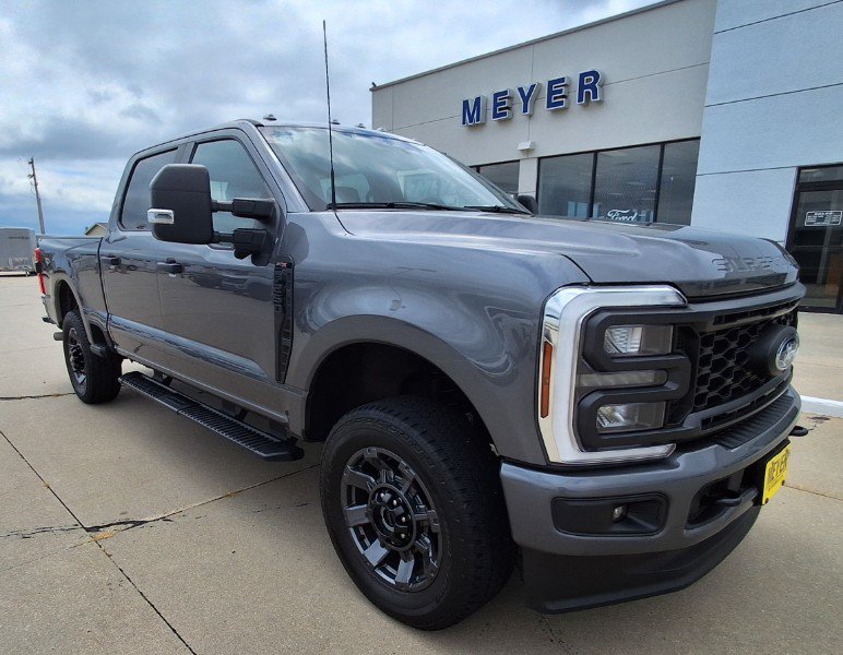 Used 2024 Ford F250 XL w/ STX Appearance Package AWD/4WD image 2