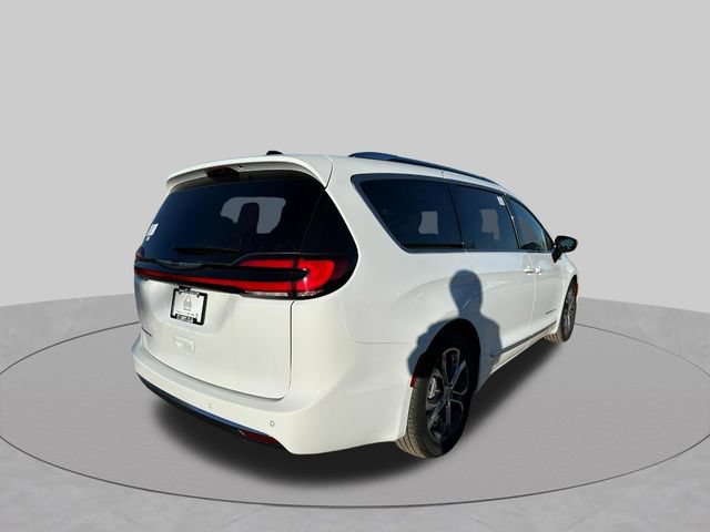 New 2026 Chrysler Pacifica Pinnacle FWD video 3