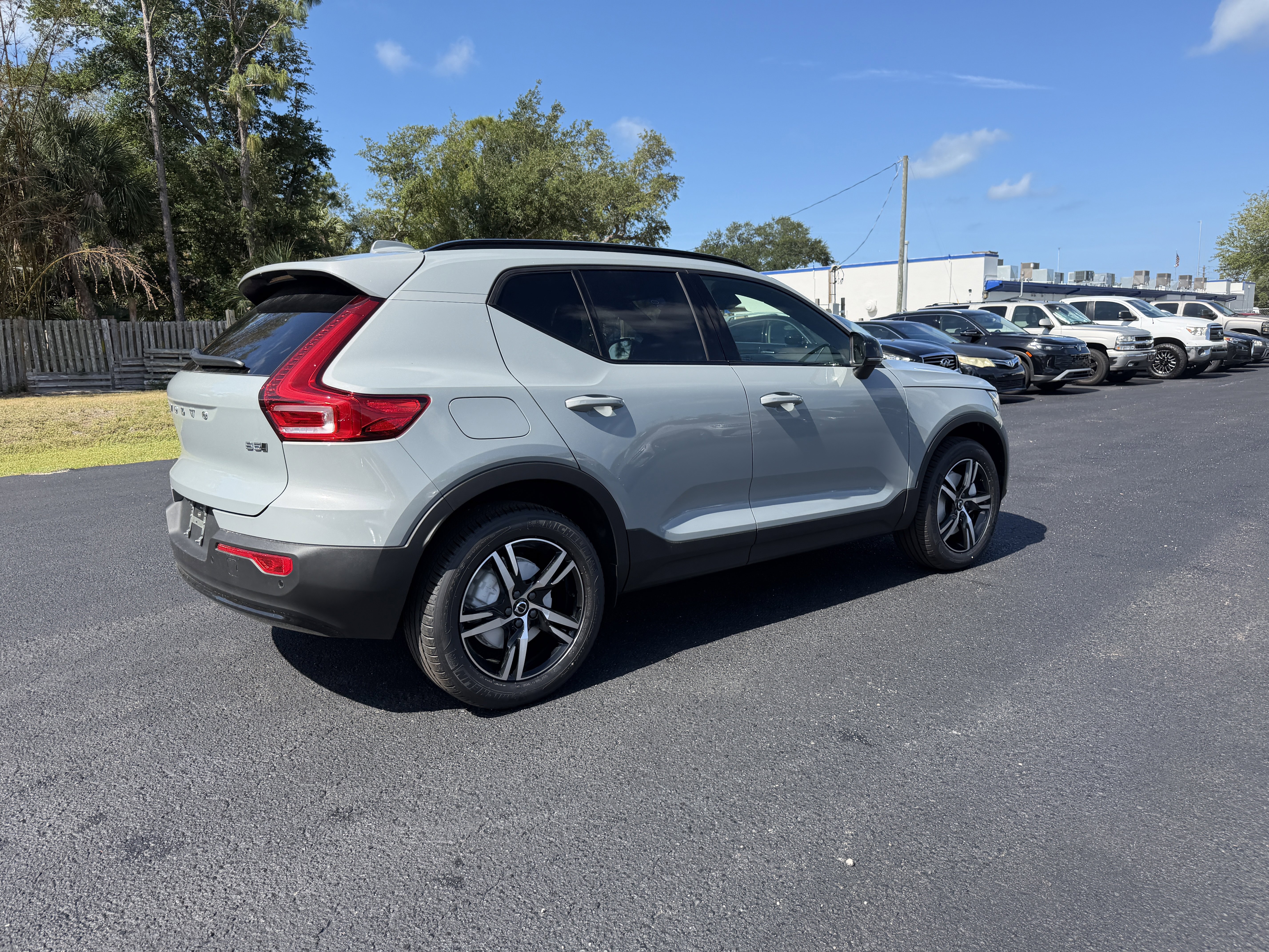 New 2026 Volvo XC40 B5 Core AWD/4WD image 3