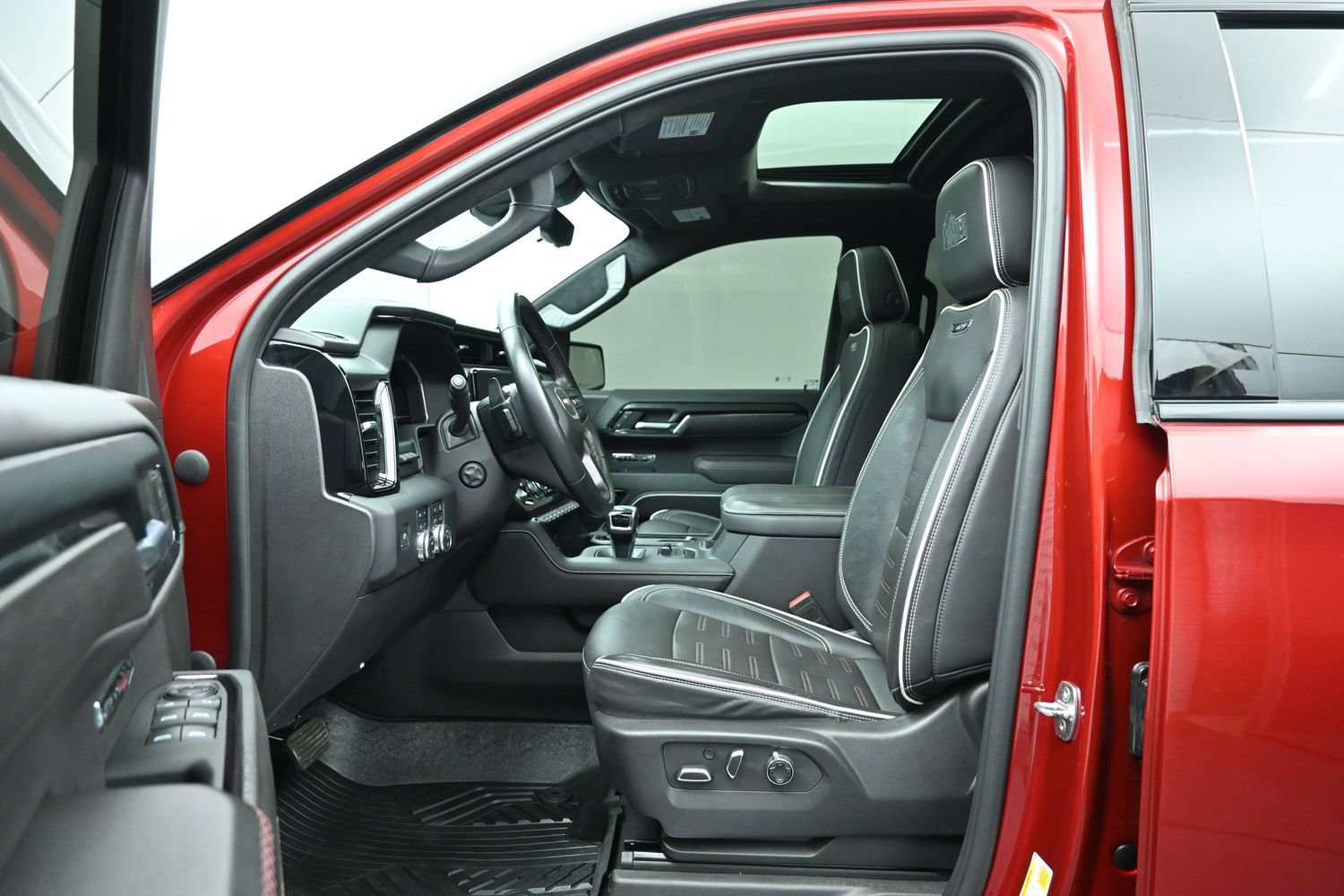 Used 2023 GMC Sierra 1500 AT4X AWD/4WD image 9