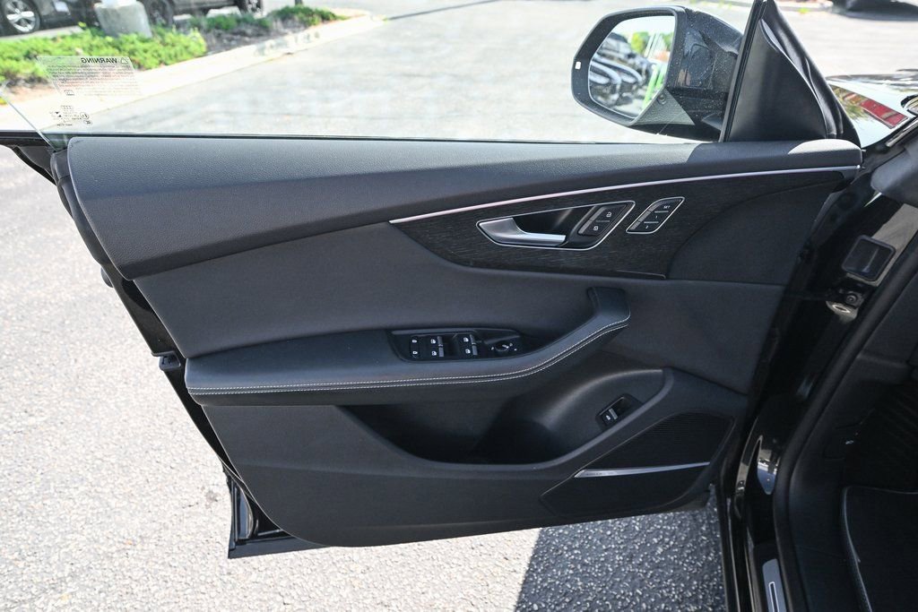 Used 2022 Audi Q8 Premium Plus image 20