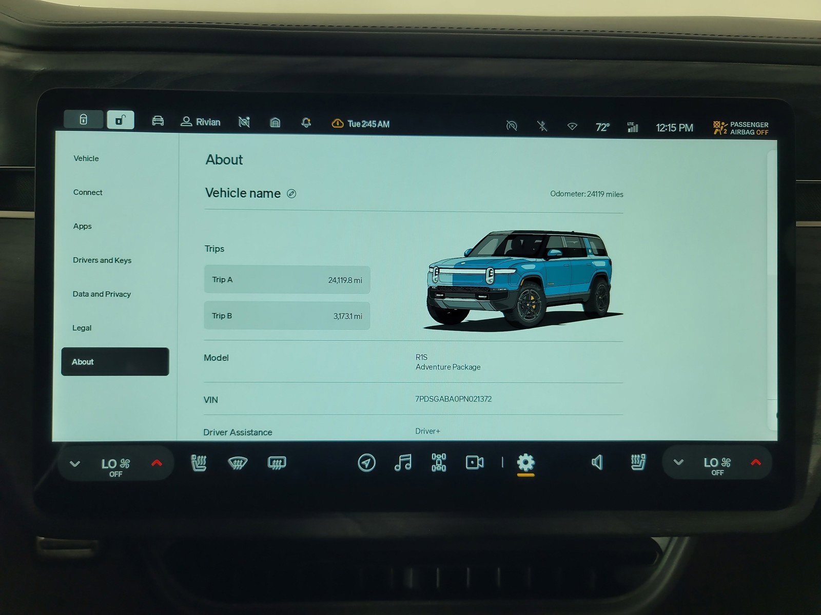 Used 2023 Rivian R1S Adventure image 30