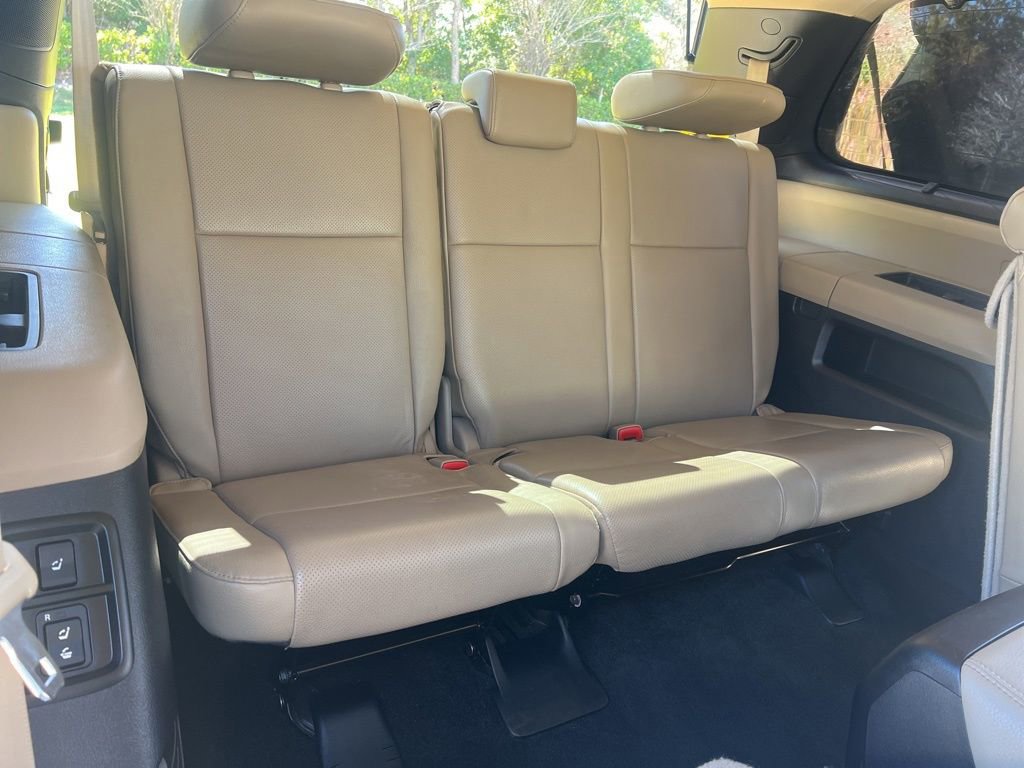 Used 2014 Toyota Sequoia Platinum image 25