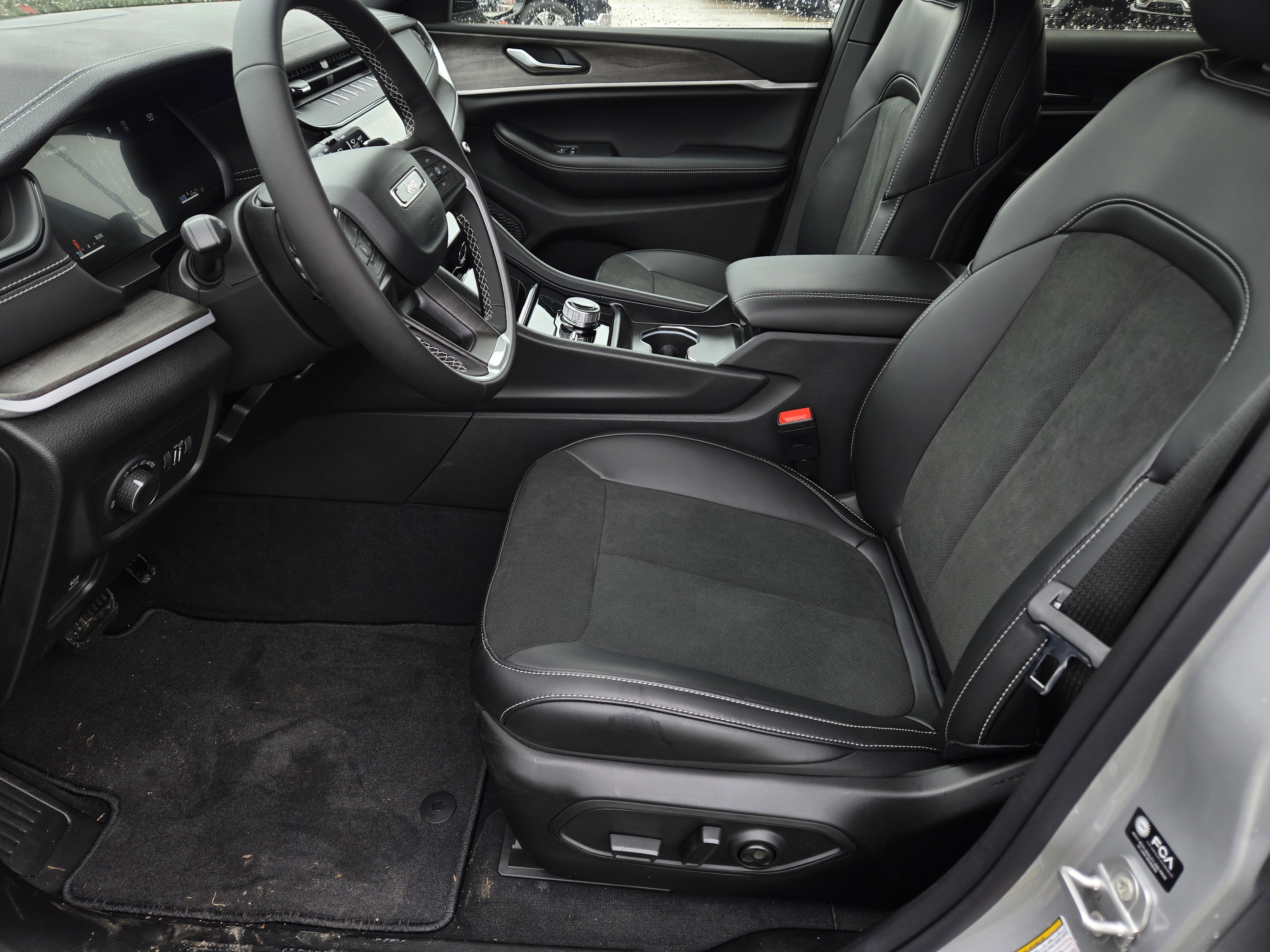 New 2026 Jeep Grand Cherokee Altitude AWD/4WD image 13