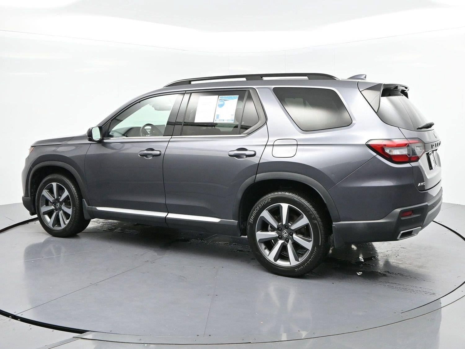 Used 2024 Honda Pilot Touring image 5
