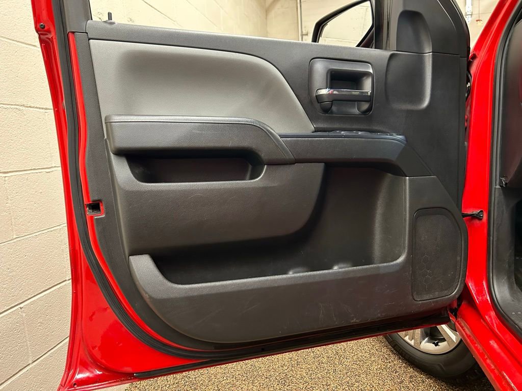 Used 2018 Chevrolet Silverado 1500 Custom w/ Custom Value Package AWD/4WD image 12