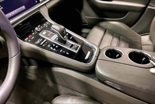 Used 2022 Porsche Panamera 4 Platinum Edition image 16
