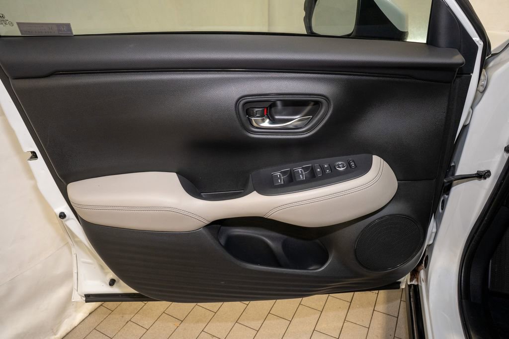 Used 2023 Honda HR-V EX-L image 11