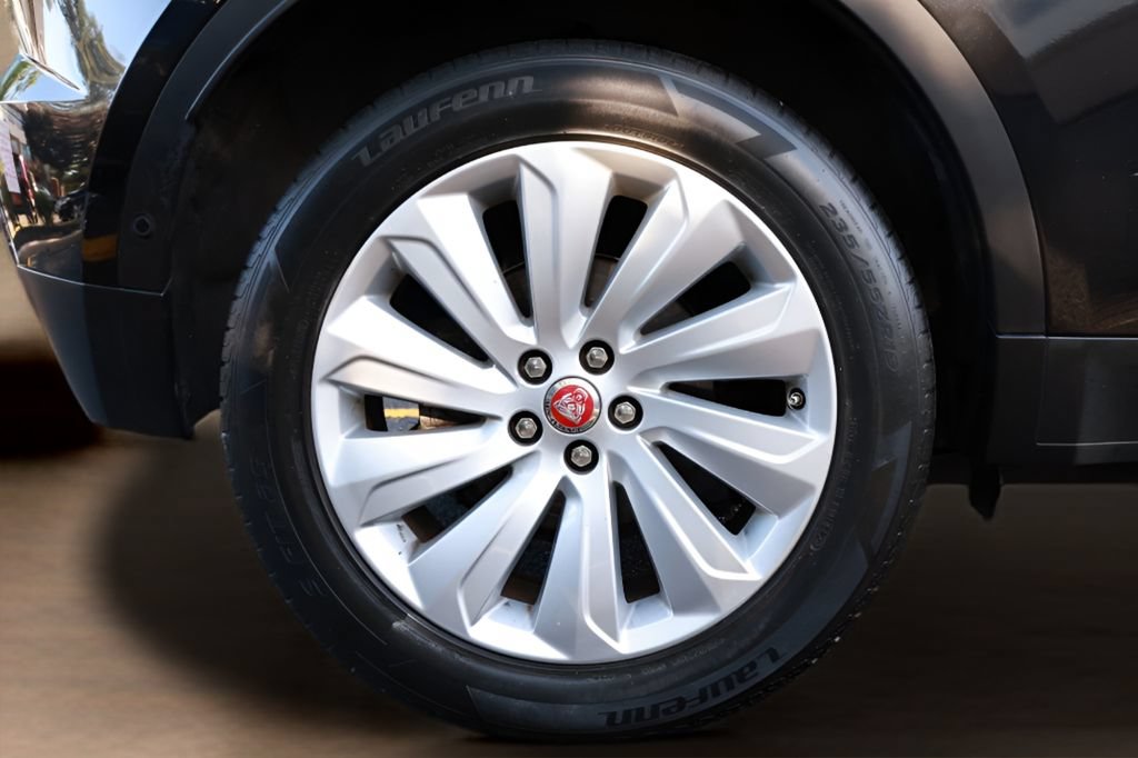 Used 2019 Jaguar E-PACE SE AWD/4WD image 33