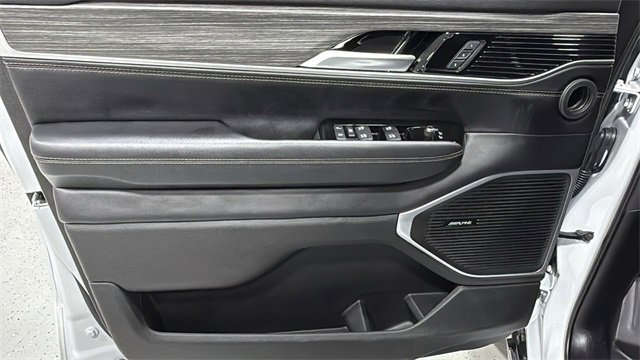 Used 2024 Jeep Wagoneer Series III image 10