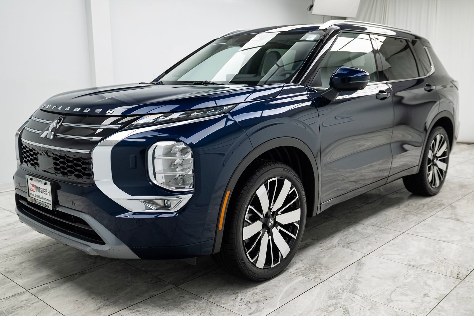 Used 2025 Mitsubishi Outlander SE image 6