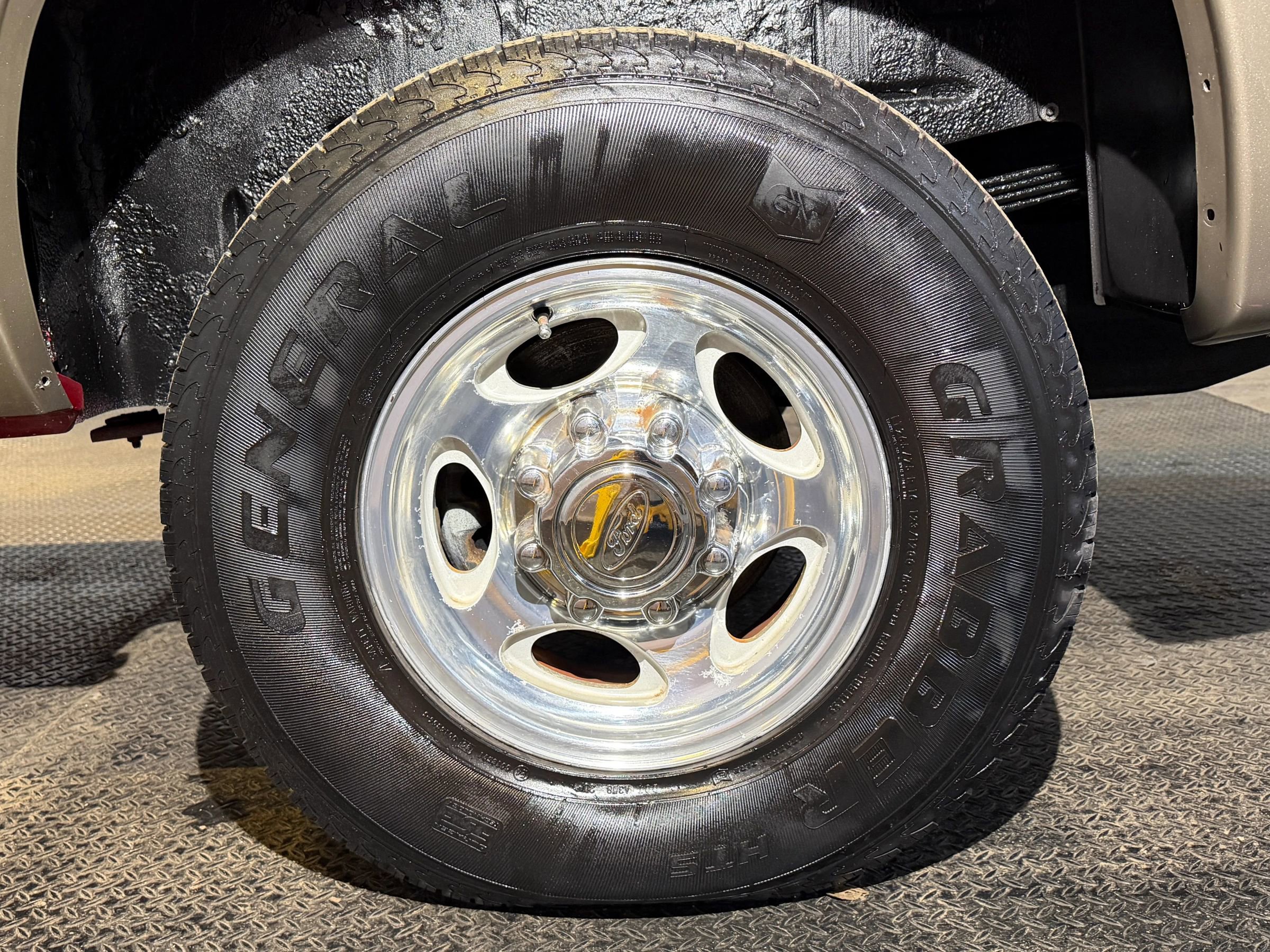 Used 2000 Ford Excursion Limited image 10