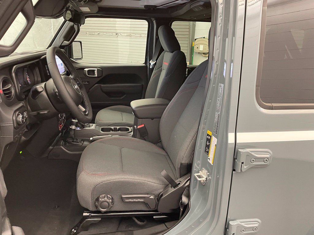 New 2026 Jeep Wrangler Unlimited Rubicon w/ Whitecap Package AWD/4WD image 15
