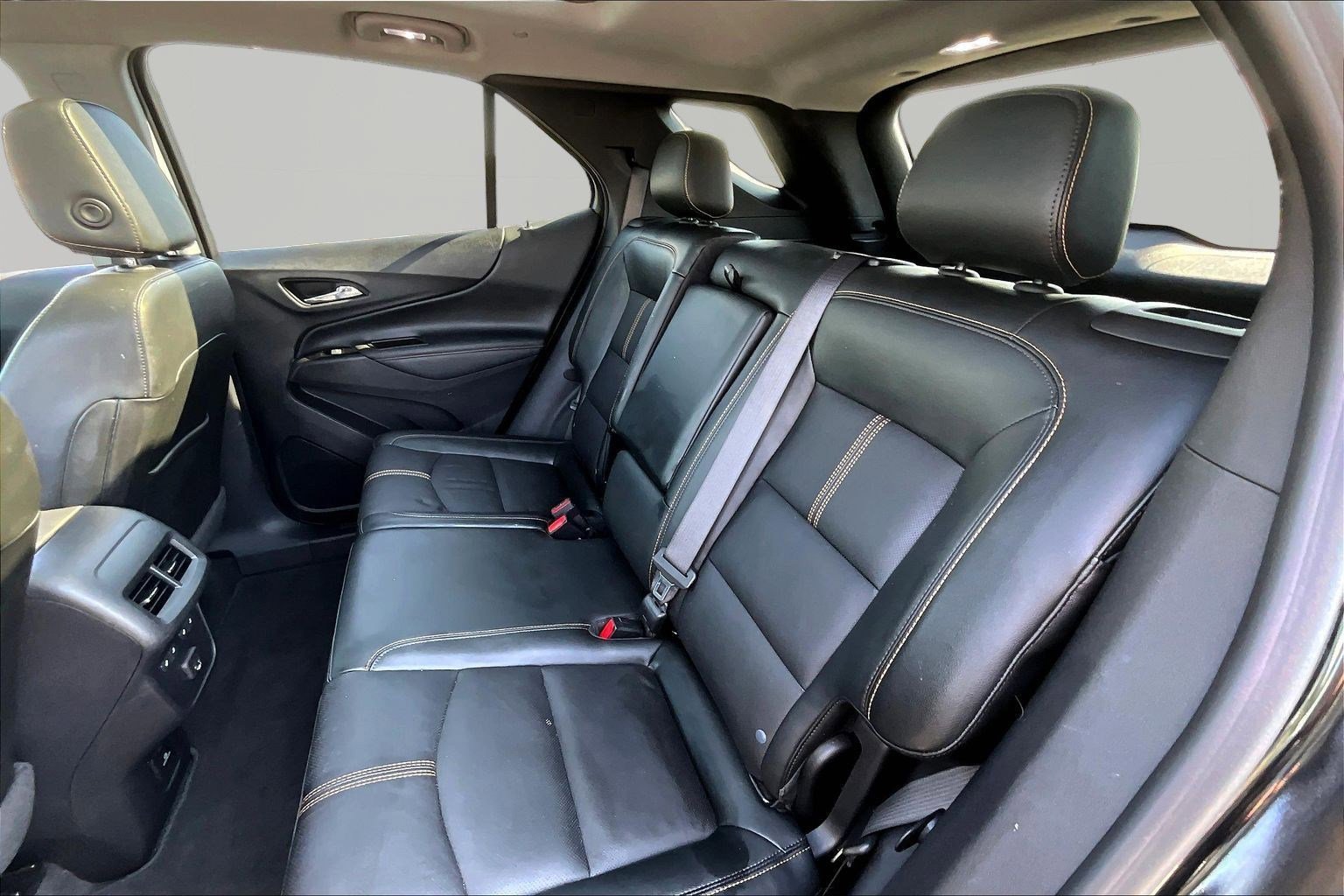 Used 2023 Chevrolet Equinox Premier AWD/4WD image 22