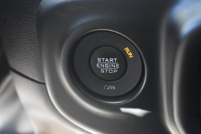 Used 2023 Jeep Wrangler Unlimited Sahara AWD/4WD image 30
