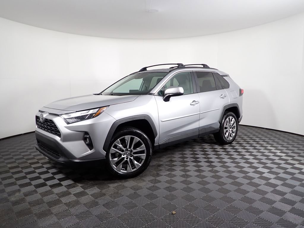 Used 2023 Toyota RAV4 XLE Premium image 10