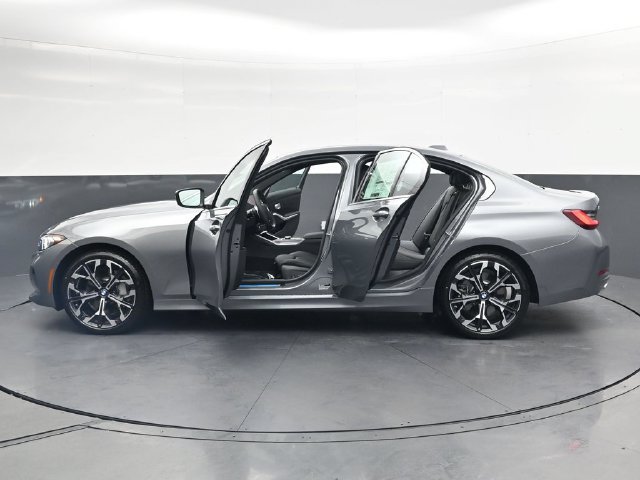 New 2026 BMW 330i xDrive Sedan w/ Premium Package AWD/4WD image 40