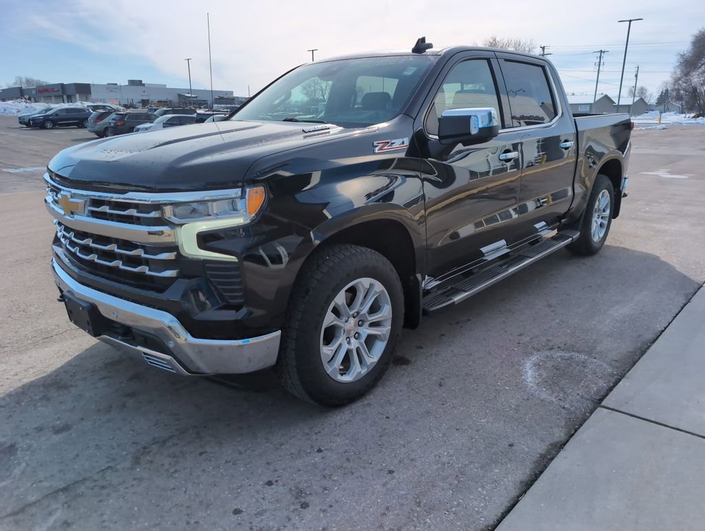Used 2022 Chevrolet Silverado 1500 LTZ w/ LTZ Premium Package image 4
