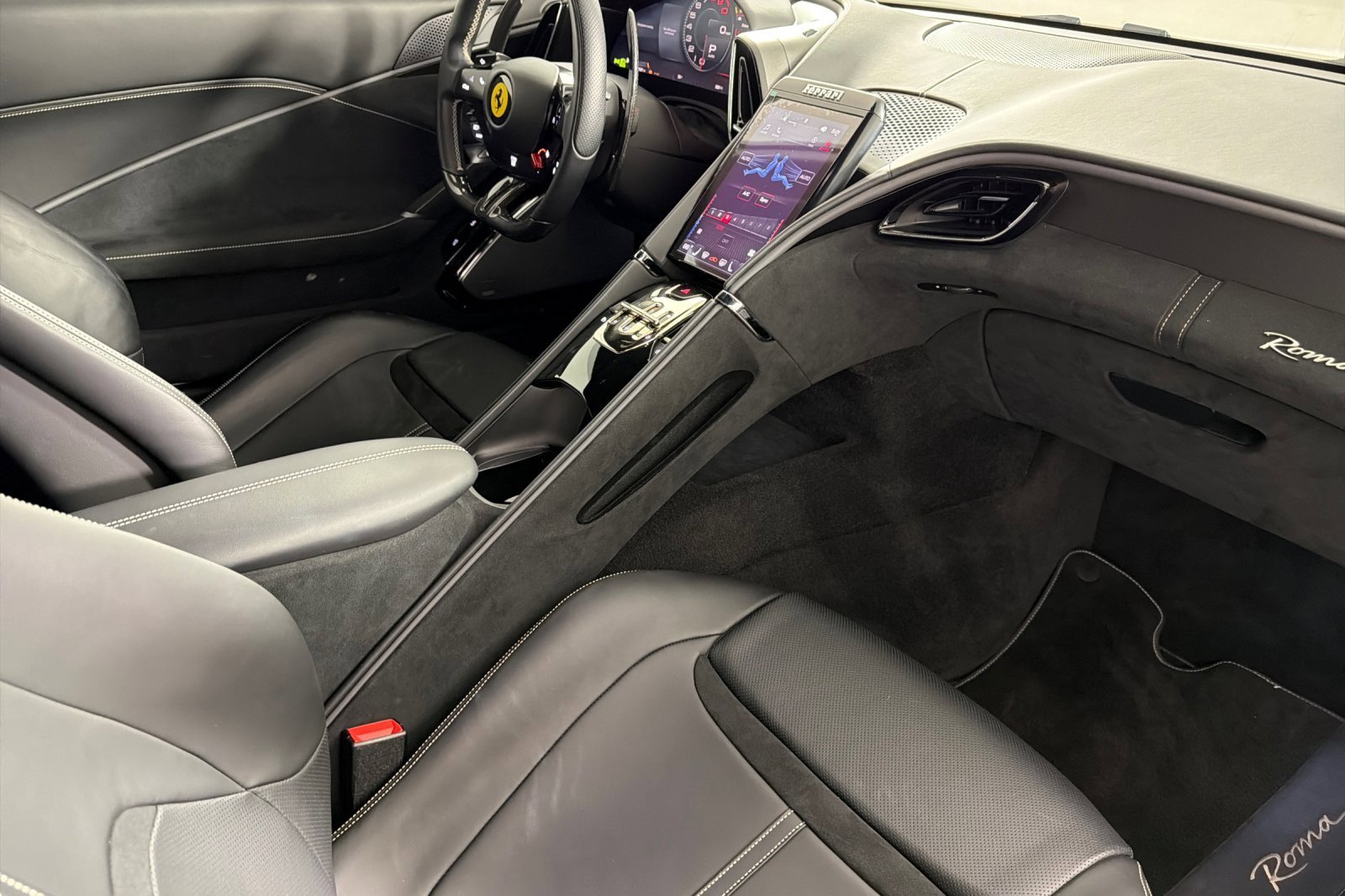 Used 2021 Ferrari Roma RWD image 12
