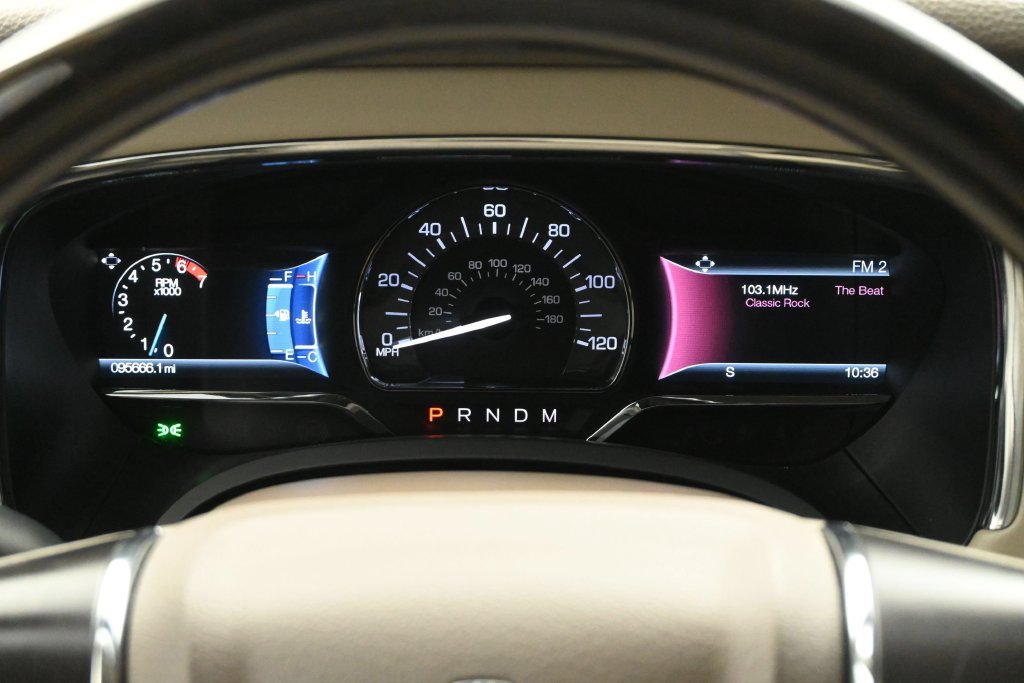 Used 2017 Lincoln Navigator Select RWD image 7