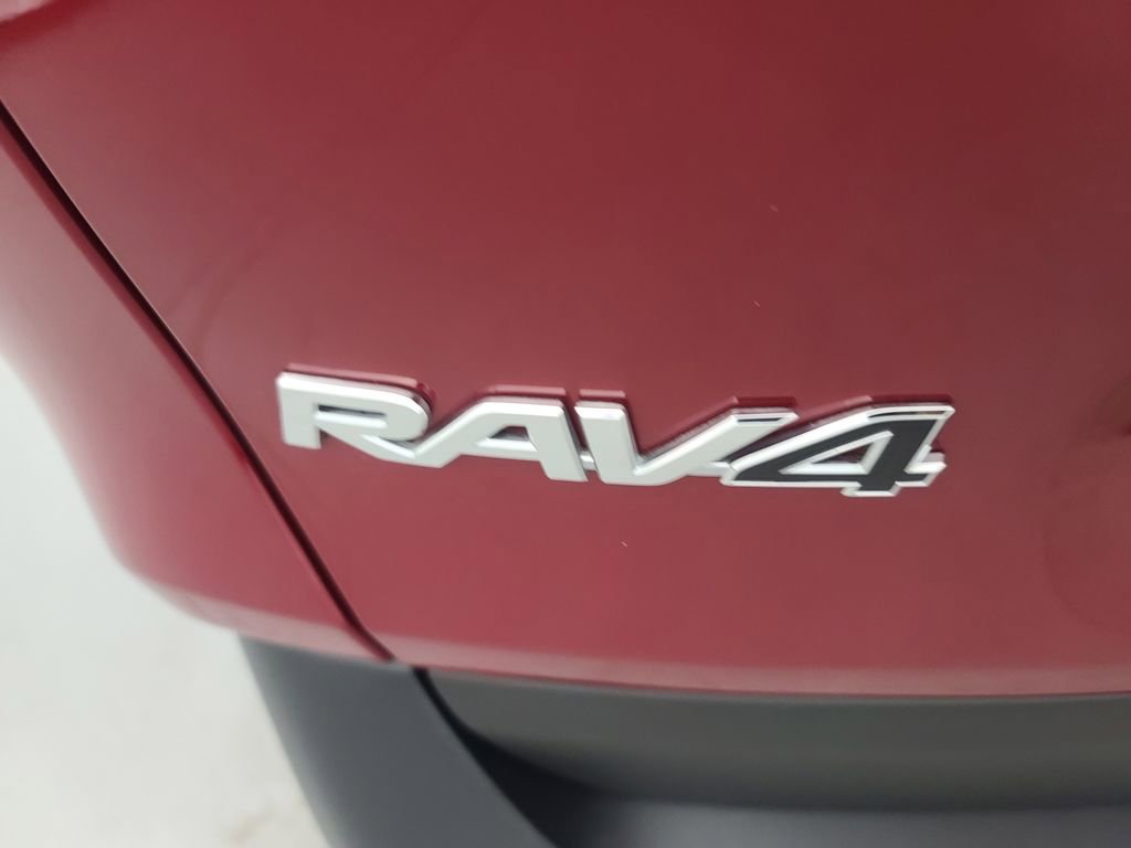 Used 2025 Toyota RAV4 XLE image 13