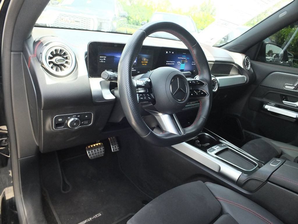 Used 2024 Mercedes-Benz EQB 300 4MATIC image 23