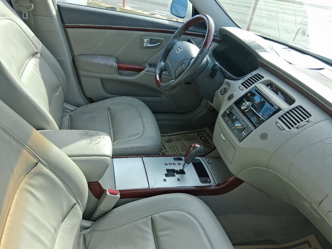Used 2007 Hyundai Azera Limited FWD image 12