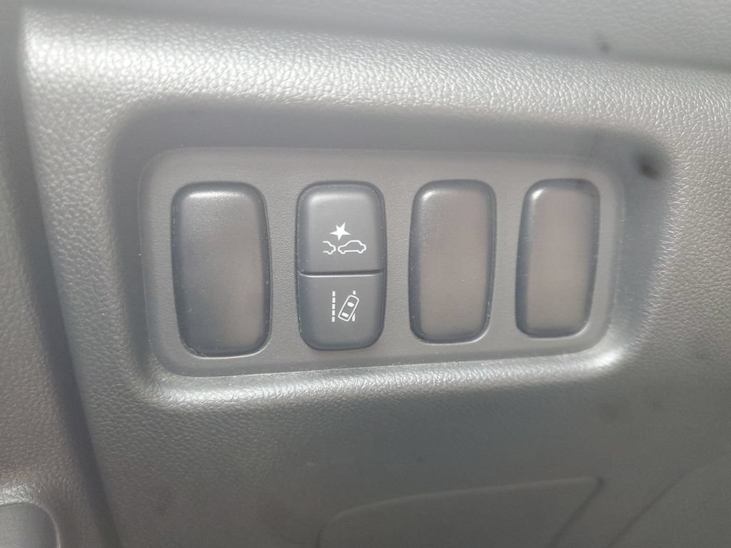 Used 2025 Mitsubishi Outlander Sport AWD image 19